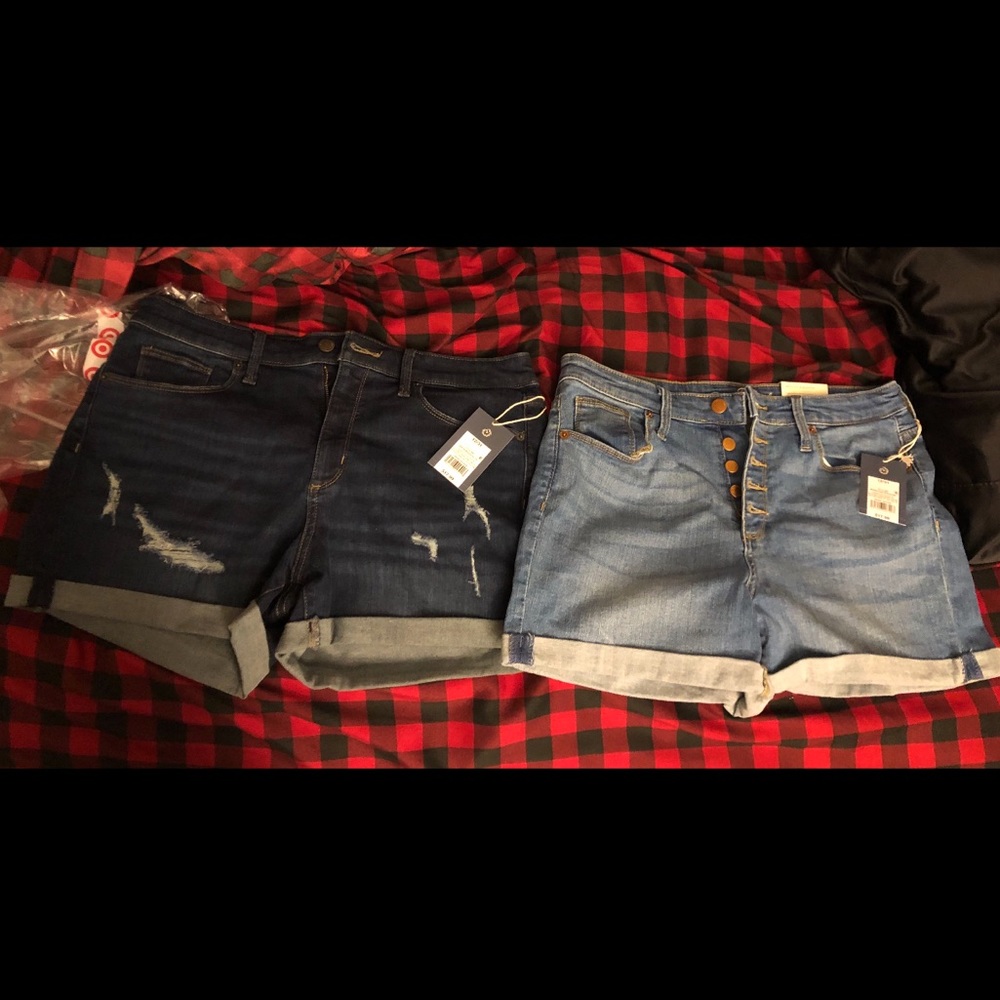2 pairs of shorts